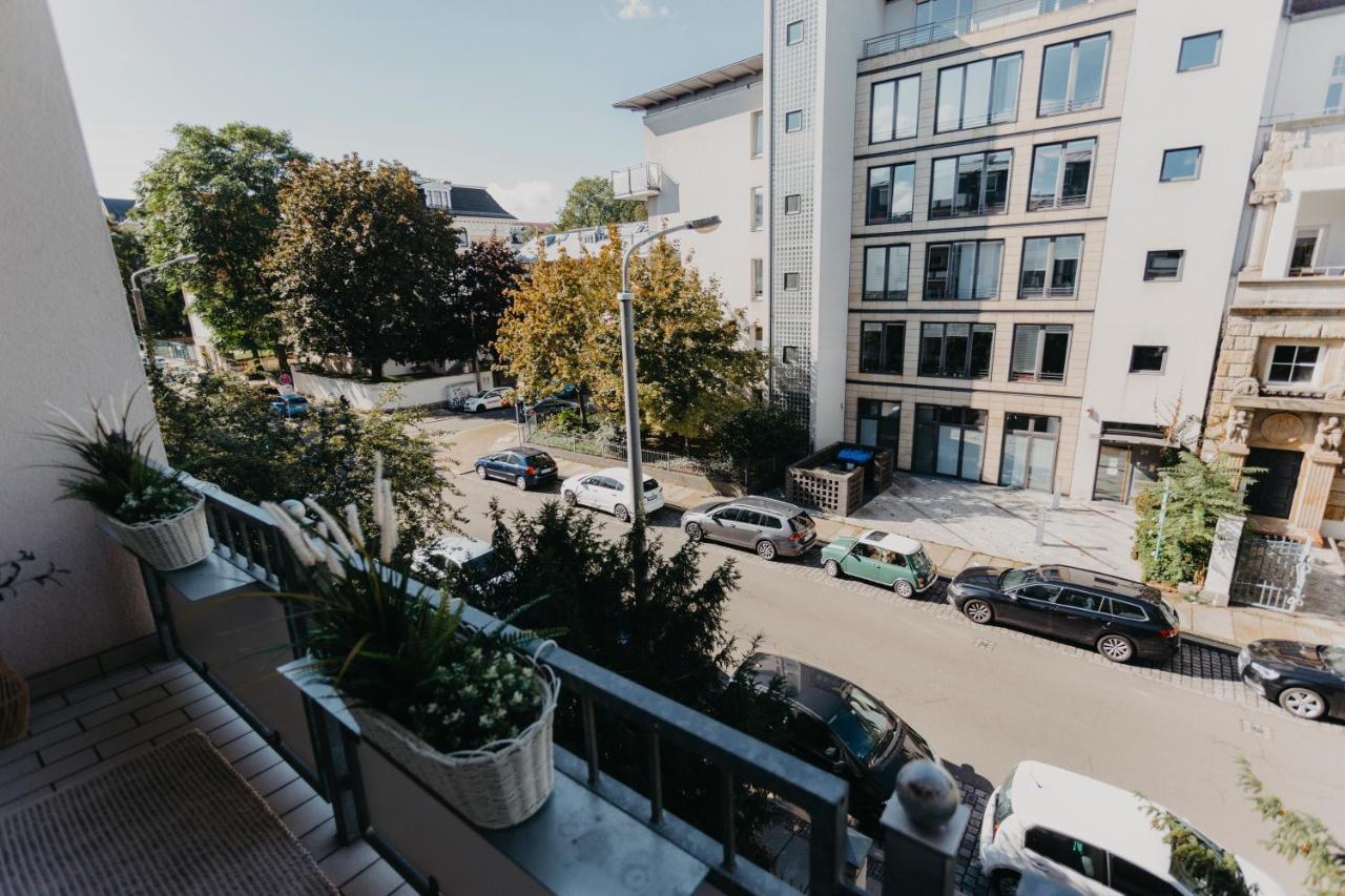Traber Apartments Im Herzen Leipzigs Balkon Parkplatz Exteriör bild
